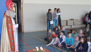 Nikolaus in Pflugscheidschule 2015 2