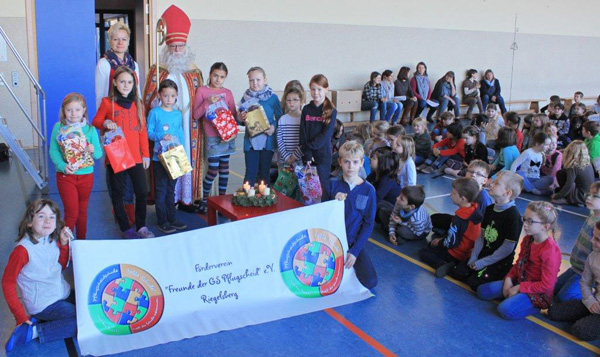 Nikolaus in Pflugscheidschule 2015 3 gr